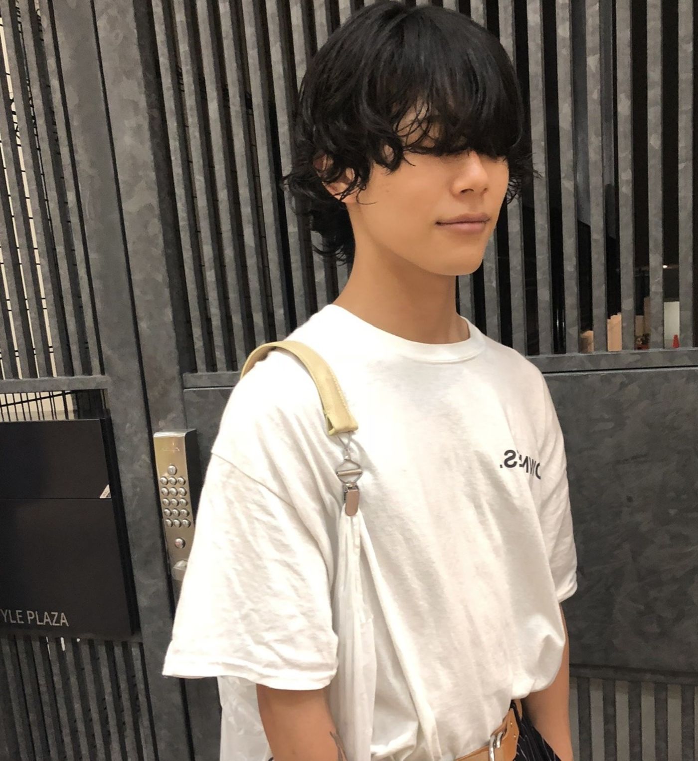 個性的でお洒落に決まる‼︎『ニュアンスパーマ×マッシュウルフ』
