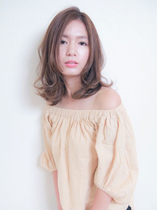鎖骨スッキリ オフショルに合うミディアムスタイル ヘアカタログ 美容室 Nyny 伏見桃山店 松岡 紘子 ヘアサロン 美容院 ニューヨークニューヨーク 鎖骨スッキリ オフショルに合うミディアムスタイル ヘアカタログ 美容室 Nyny 伏見桃山店 松岡 紘子 ヘアサロン 美容院 ニューヨークニューヨーク