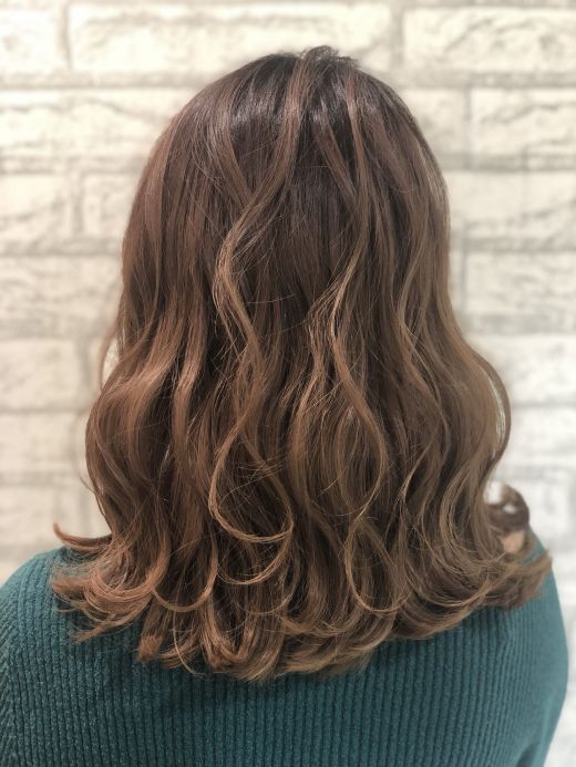 ミディアム 波ウェーブ ヘアカタログ 美容室 Nyny 寝屋川店 宮田 健吾 ヘアサロン 美容院 ニューヨークニューヨーク