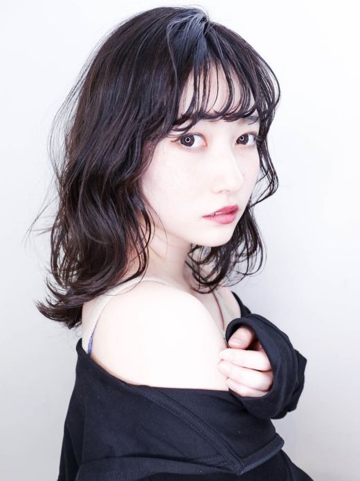 ふんわりなのにカッコイイライトミディアムヘア ヘアカタログ 美容室 Nyny 三宮本店 坂本 由佳奈 ヘアサロン 美容院 ニューヨークニューヨーク