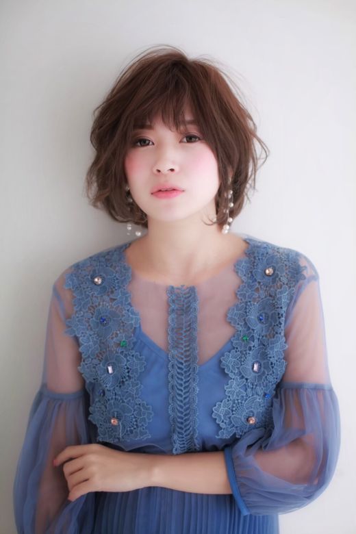 ショートボブにゆるふわパーマ ヘアカタログ 美容室 Nyny Mothers Momoテラス六地蔵店 宇藤 優子 ヘアサロン 美容院 ニューヨークニューヨーク