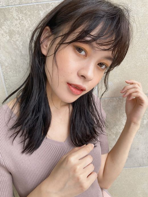 暗髪 抜け感スタイル ヘアカタログ 美容室 Nyny Mothers Momoテラス六地蔵店 上原 真央 ヘアサロン 美容院 ニューヨークニューヨーク 暗髪 抜け感スタイル ヘアカタログ 美容室 Nyny Mothers Momoテラス六地蔵店 上原 真央 ヘアサロン 美容院 ニューヨークニューヨーク
