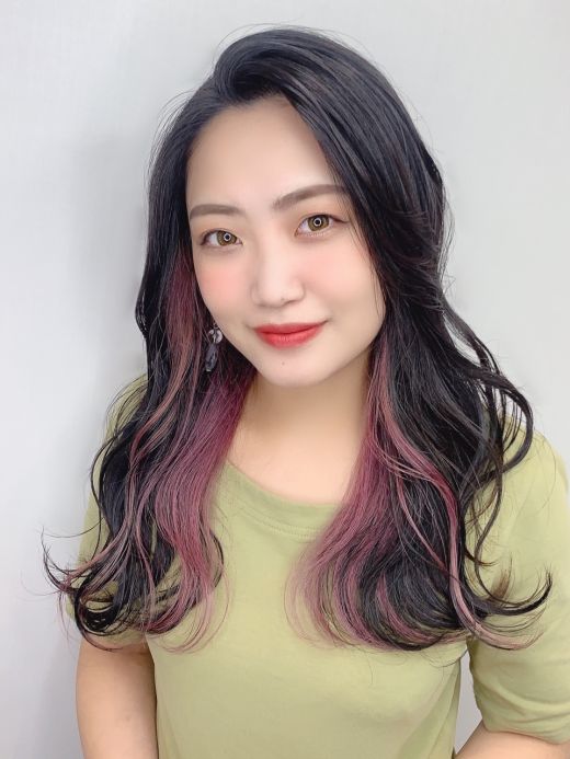 大人可愛いインナーカラー ヘアカタログ 美容室 Nyny 近鉄草津店 多胡 彰畝 ヘアサロン 美容院 ニューヨークニューヨーク