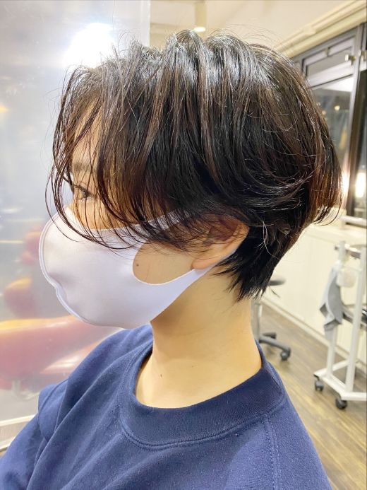 丸顔さんは前髪長めショートヘアに ヘアカタログ 美容室 Nyny 河原町三条店 吉田 和佳奈 ヘアサロン 美容院 ニューヨークニューヨーク