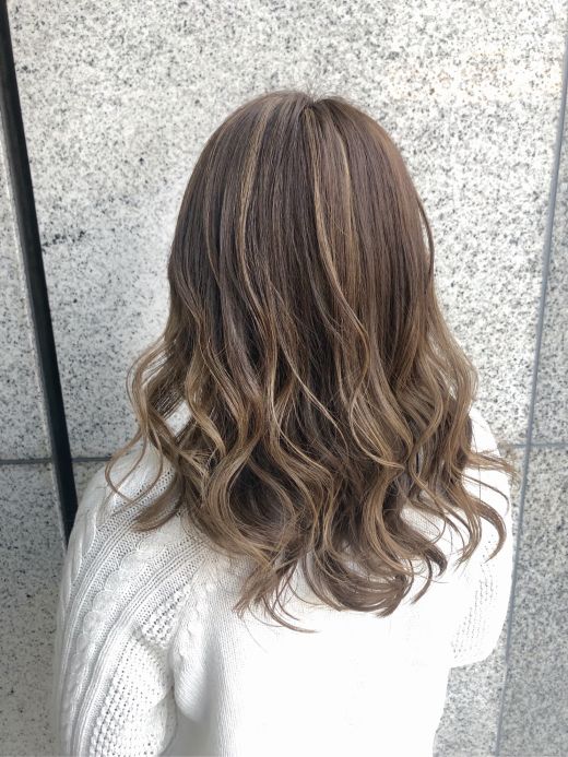 ベージュ系ハイライト グラデーション ヘアカタログ 美容室 Nyny 桂店 比嘉 麻乃 ヘアサロン 美容院 ニューヨークニューヨーク ベージュ系ハイライト グラデーション ヘアカタログ 美容室 Nyny 桂店 比嘉 麻乃 ヘアサロン 美容院 ニューヨークニューヨーク