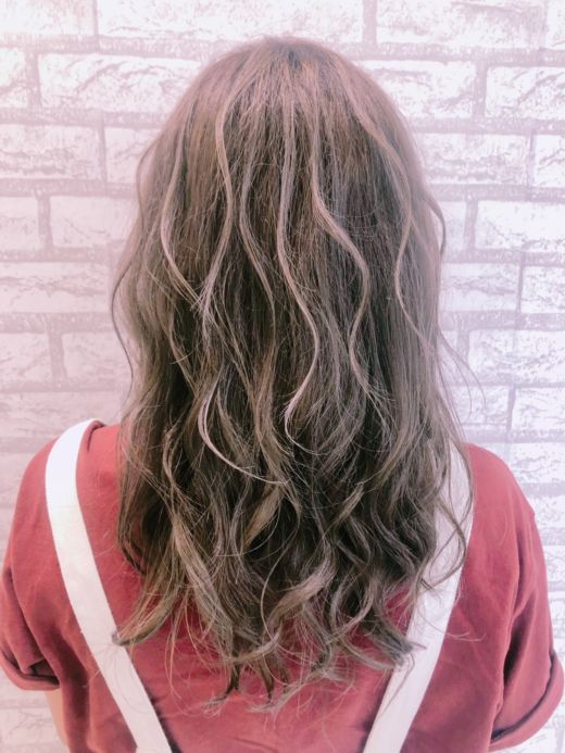 ハイライト アッシュベージュ ヘアカタログ 美容室 Nyny 寝屋川店 奥村 由貴 ヘアサロン 美容院 ニューヨークニューヨーク