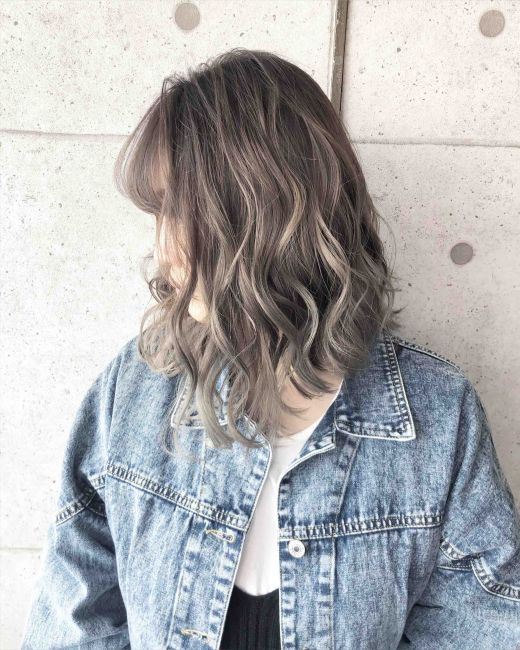 ハイライト グラデーション アッシュグレージュ ヘアカタログ 美容室 Nyny 松井山手店 打越 裕樹 ヘアサロン 美容院 ニューヨークニューヨーク ハイライト グラデーション アッシュグレージュ ヘアカタログ 美容室 Nyny 松井山手店 打越 裕樹 ヘアサロン 美容院 ニューヨークニューヨーク