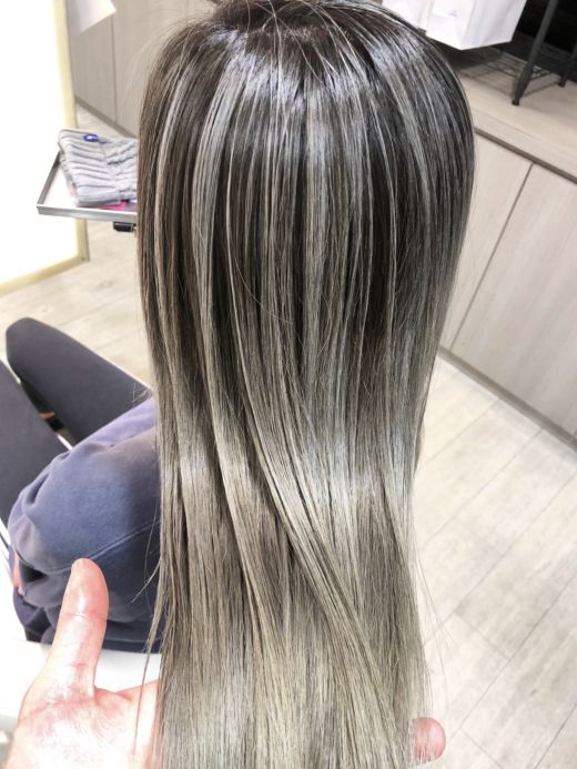 外国人風シルバーバレイヤージュ ヘアカタログ 美容室 Nyny 大久保店 小田 佳紀 ヘアサロン 美容院 ニューヨークニューヨーク 外国人風シルバーバレイヤージュ ヘアカタログ 美容室 Nyny 大久保店 小田 佳紀 ヘアサロン 美容院 ニューヨークニューヨーク