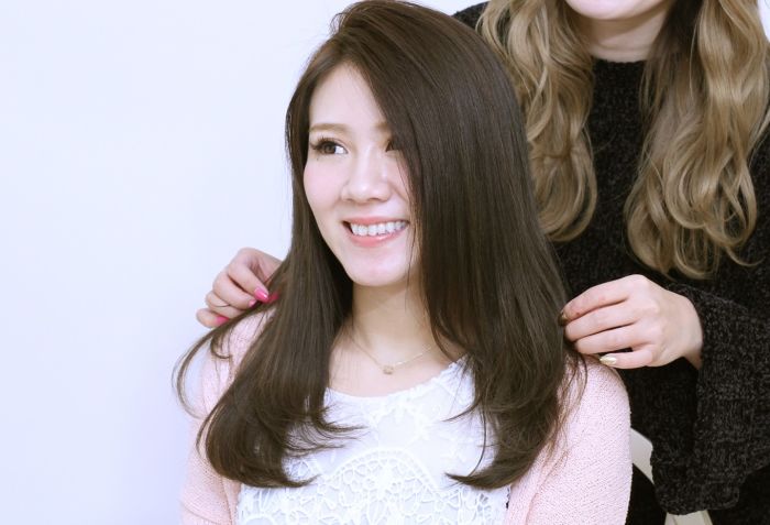 頭皮の痛みはダメージが原因 ヘアカラーによる頭皮トラブルの防止策 コラム 美容室 Nyny Co なんばパークス店 Risa ヘアサロン 美容院 ニューヨークニューヨーク