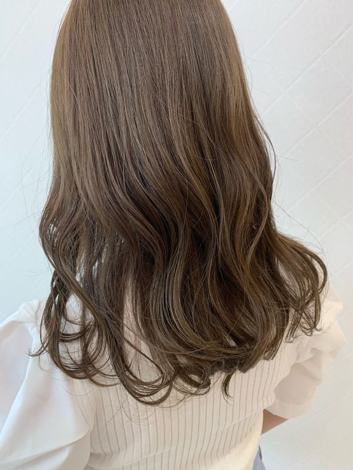 おしゃれさん必見 アッシュ系カラーで透明感あるヘアカラーを手に入れよう コラム 美容室 Nyny 河原町オーパ店 松岡 太子 ヘアサロン 美容院 ニューヨークニューヨーク