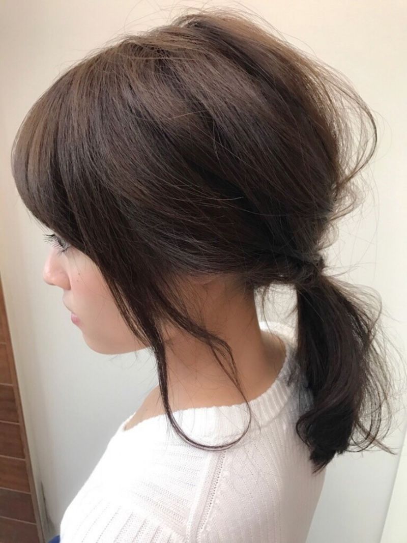 ざっくりまとめたルーズなポニーテール ヘアカタログ 美容室 Nyny ざっくりまとめたルーズなポニーテール ヘアカタログ 美容室 Nyny