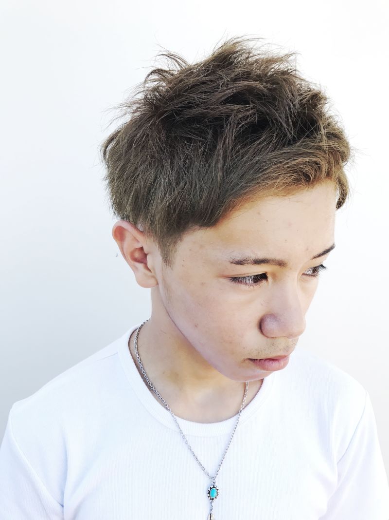 ダブルカラーショートメンズスタイルヘアカタログ 美容室 Nyny 姫路