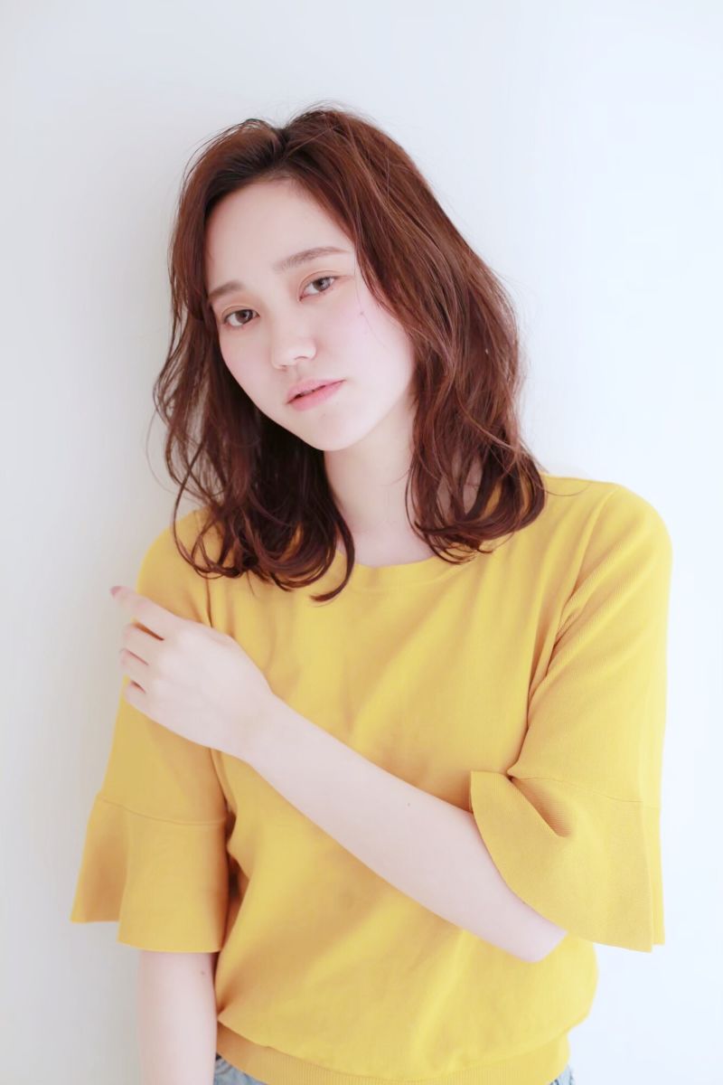 鎖骨下の大人感あるミディアムスタイル ヘアカタログ 美容室 Nyny 鎖骨下の大人感あるミディアムスタイル ヘアカタログ 美容室 Nyny