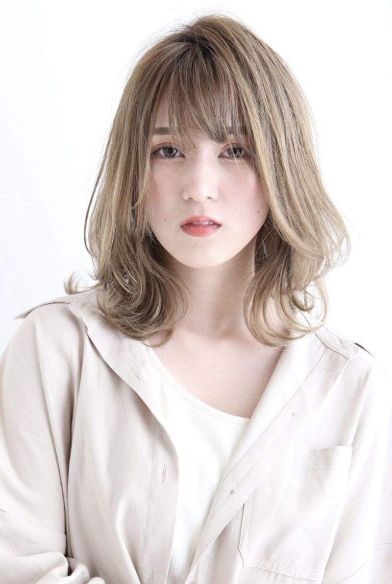 ミディアムレイヤー ヘアカタログ 美容室 Essensuals By Toni Guy