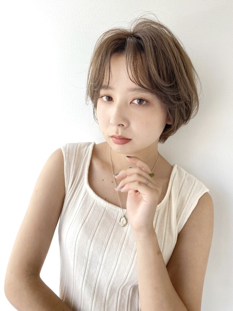 センター分けショートボブ｜ヘアカタログ 美容室 NYNY 三宮駅前店 吉敷 航一｜ヘアサロン・美容院｜ニューヨークニューヨーク