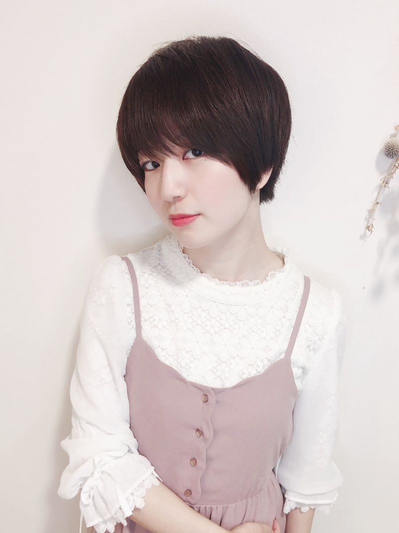 カジュアルショート×髪質改善縮毛矯正｜ヘアカタログ 美容室 ...
