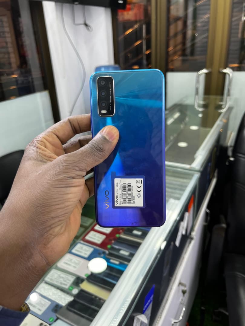 Vivo used 64.00gb simple crack