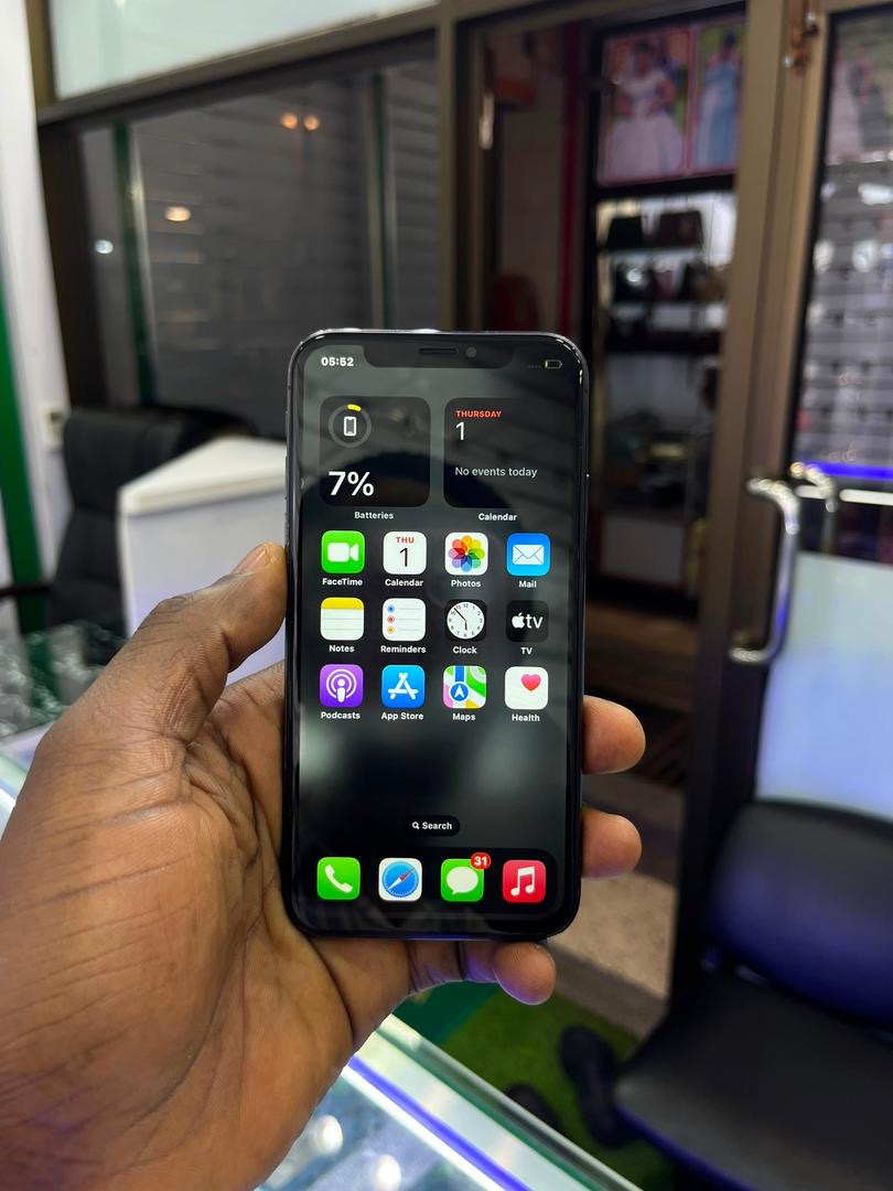 Iphone x used 64.00gb