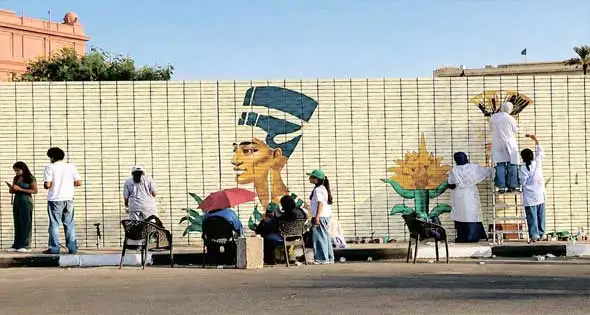 هل نسمح للذكاء الاصطناعي برسم التاريخ... جدارية توت عنخ آمون ونفرتيتي تفتح سؤال الذاكرة والهوية