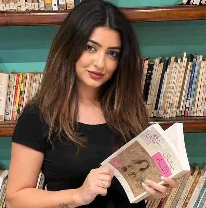 الروائية اللبنانية حنين الصايغ