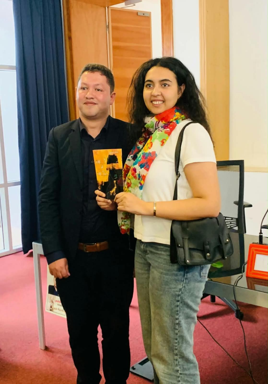 الفنانة التشكيلية المغربية خديجة جرير:

&nbsp;أريد أن نتجاوز ما تراه العين، ونحاول أن نرى ما وراء الصورة