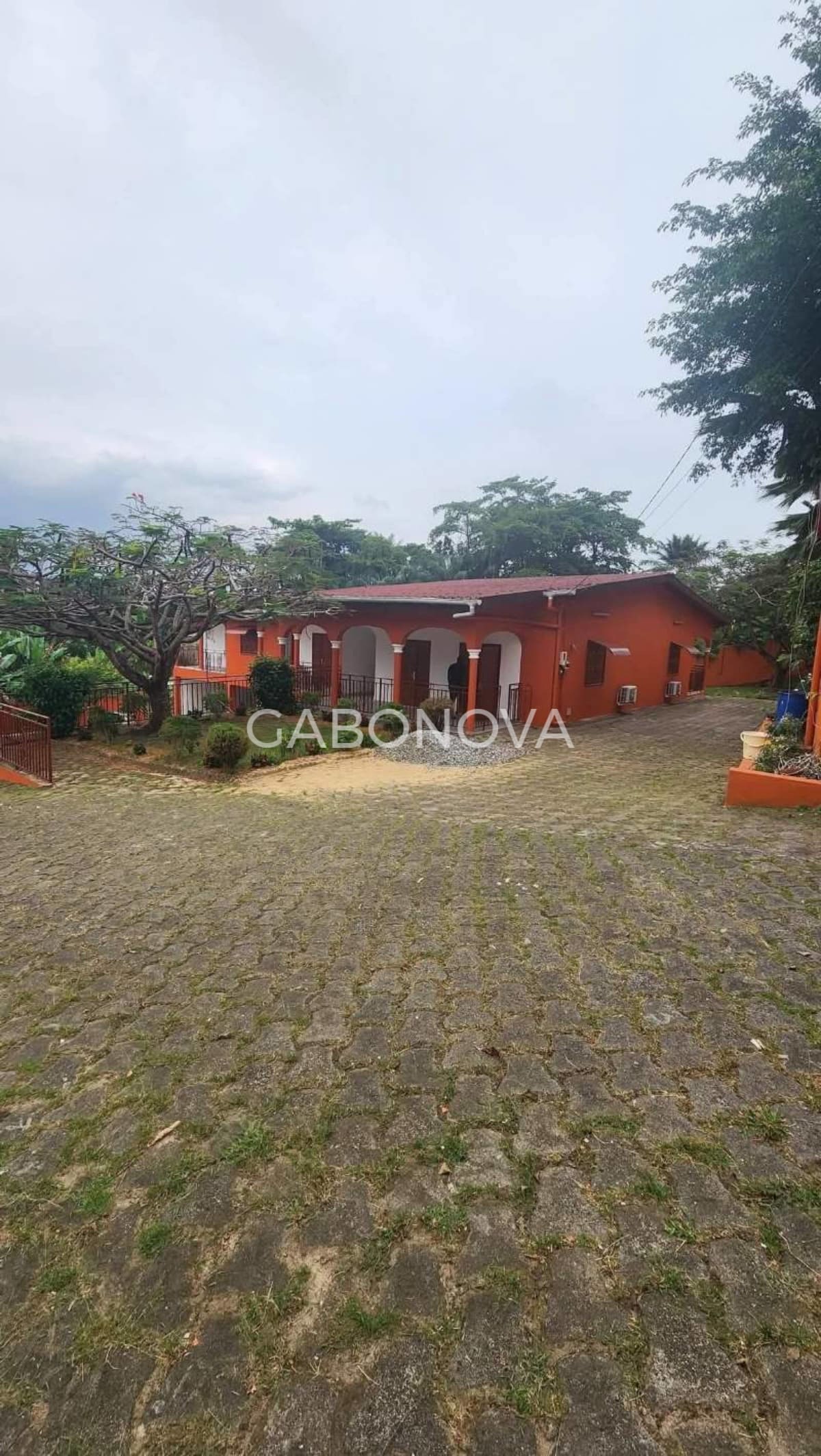 Maison à louer à Ambowé, Libreville — photo principale