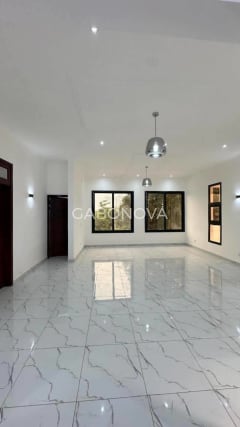 Maison à vendre à Angondjé 1, Akanda — photo 3 sur 10