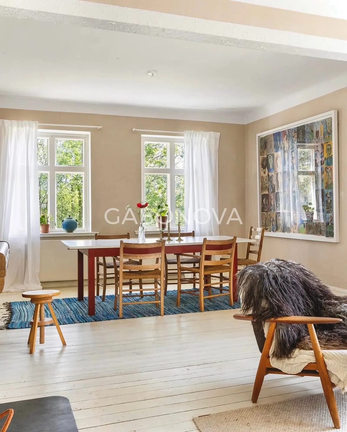Local commercial pied d immeuble — Louis — Louis, Libreville