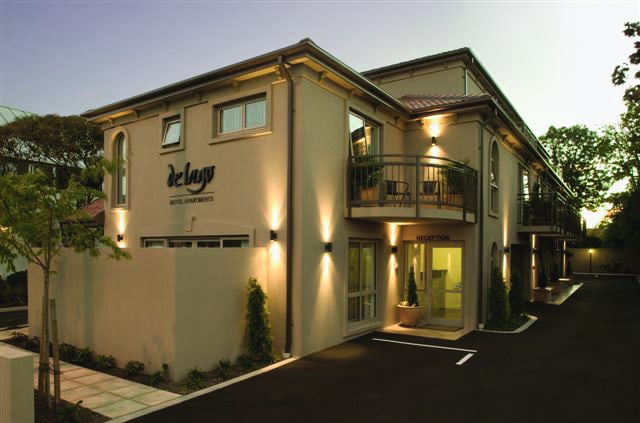 De Lago Motel Apartments