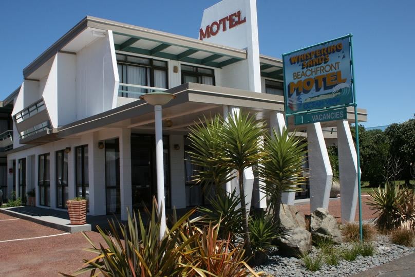 Whispering Sands Beachfront Motel