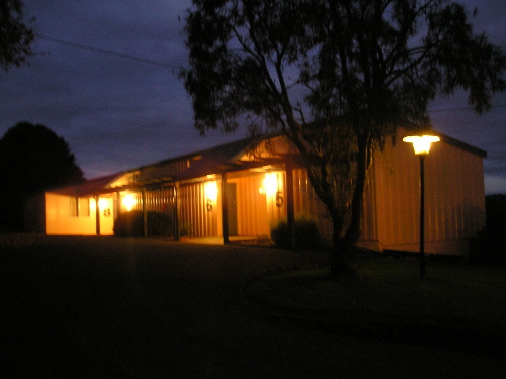 Caves Motor Inn
