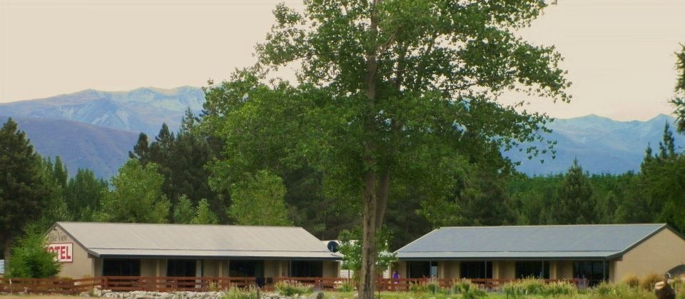 Lake Ruataniwha Holiday Park and Lake View Motels