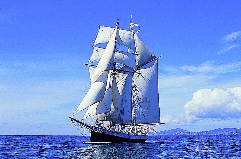 R Tucker Thompson - Tall Ship Sailing