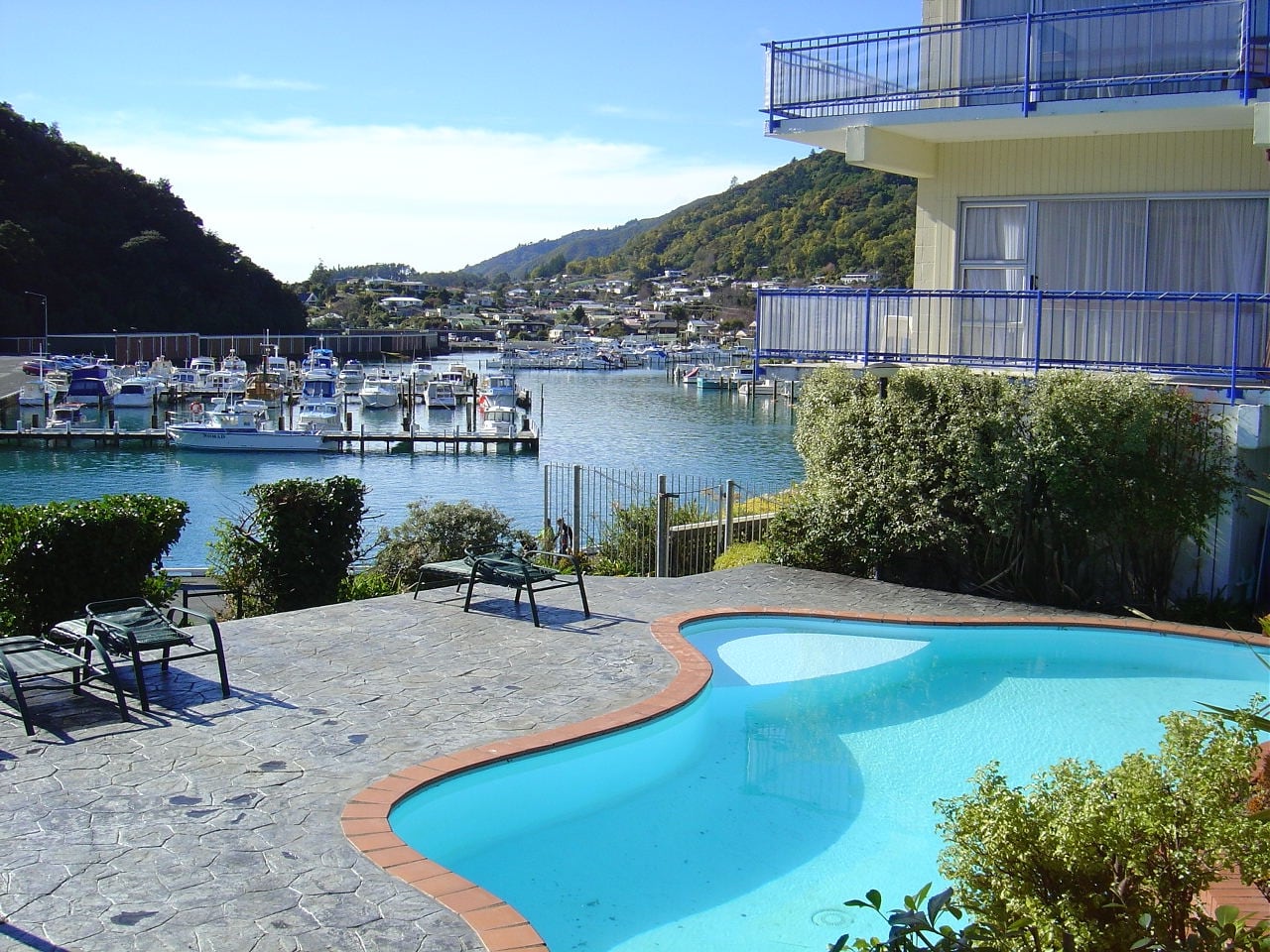 Picton Beachcomber Inn