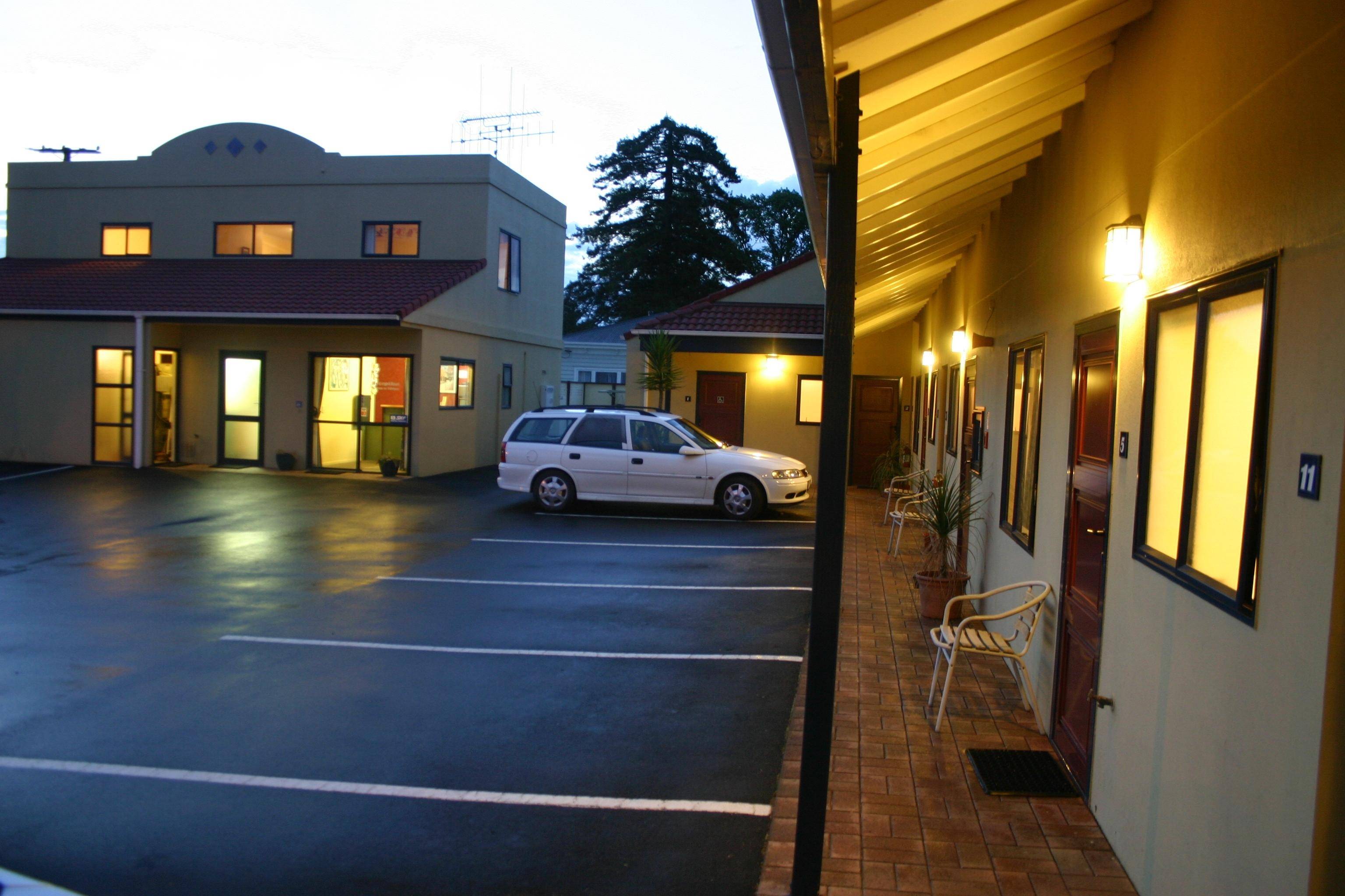 Palm Court Motel