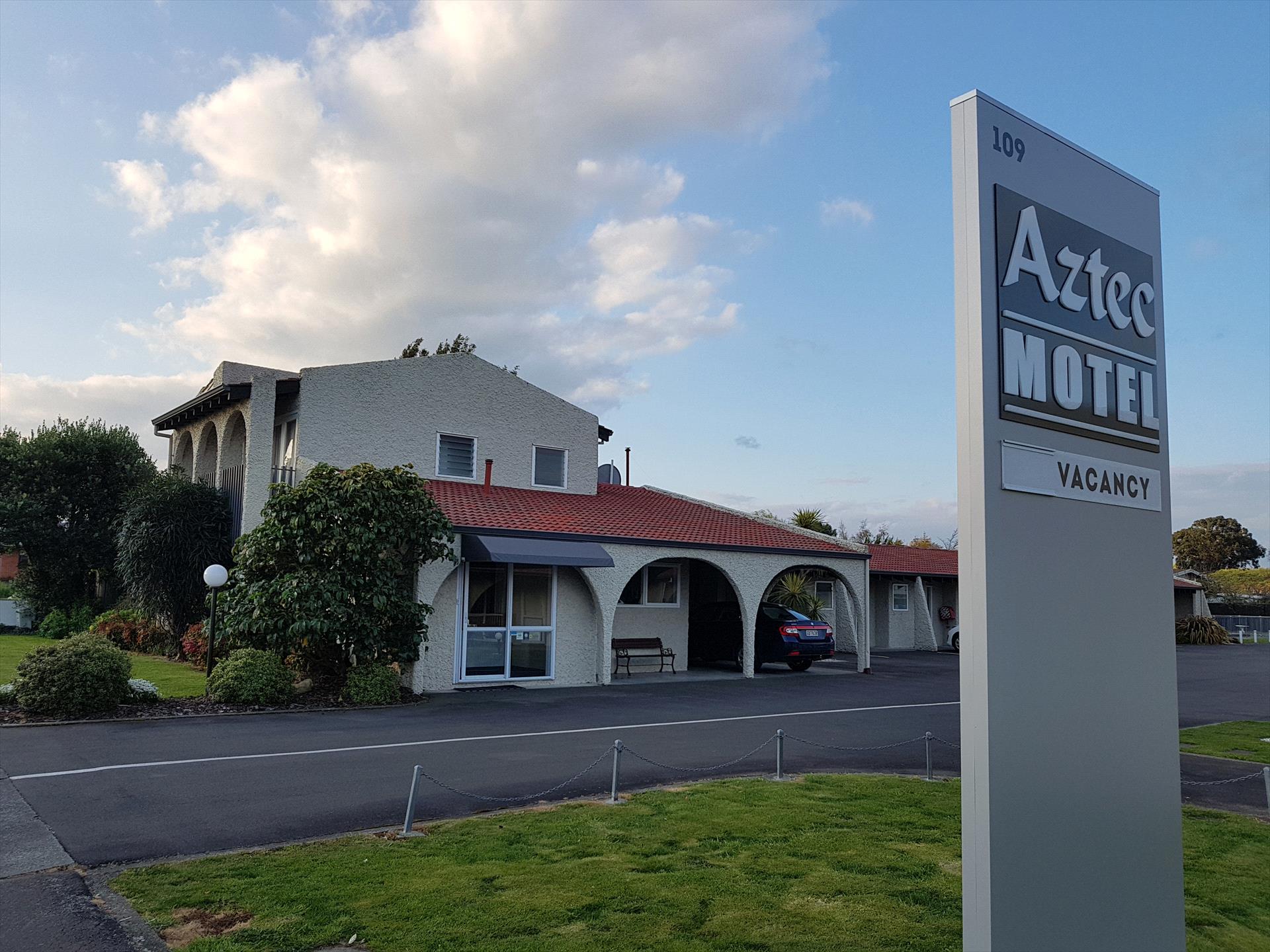 Aztec Motel