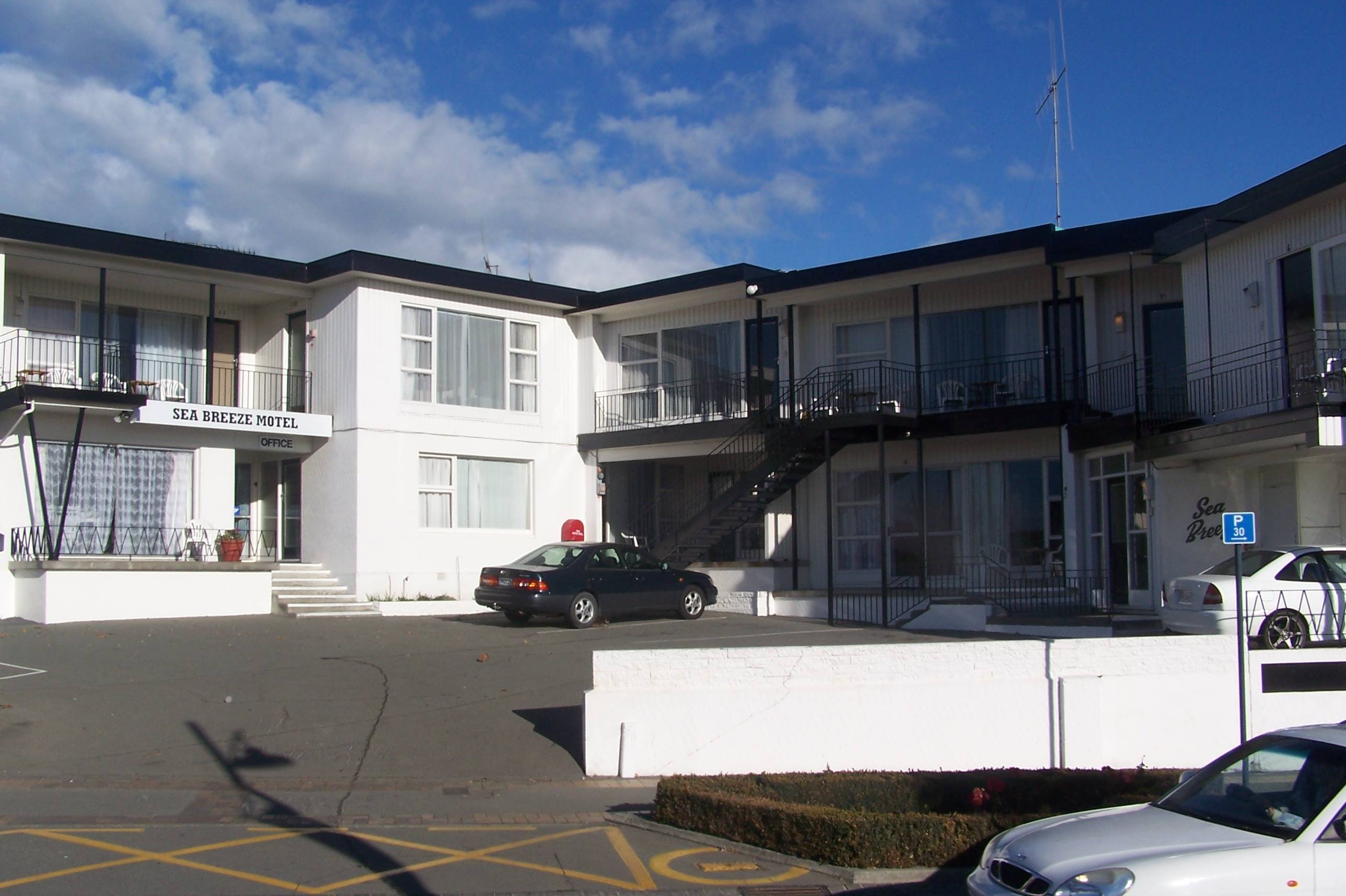 Sea Breeze Motel