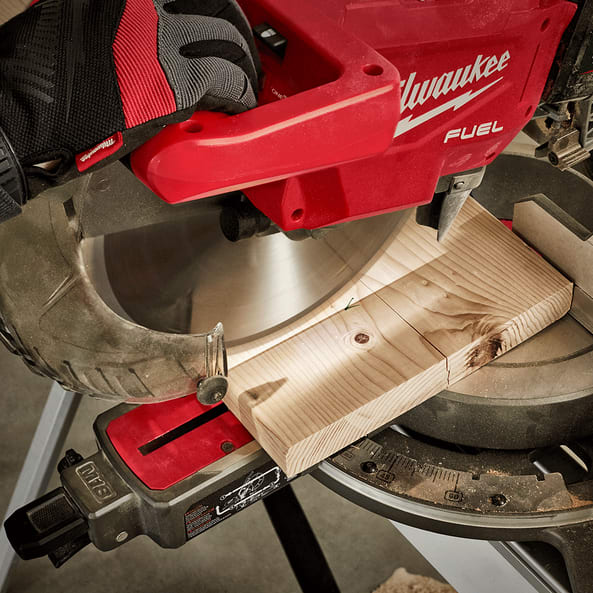 Milwaukee M18FUEL Cordless Slide Compound MitreSaw-305mm-Skin Only for ...