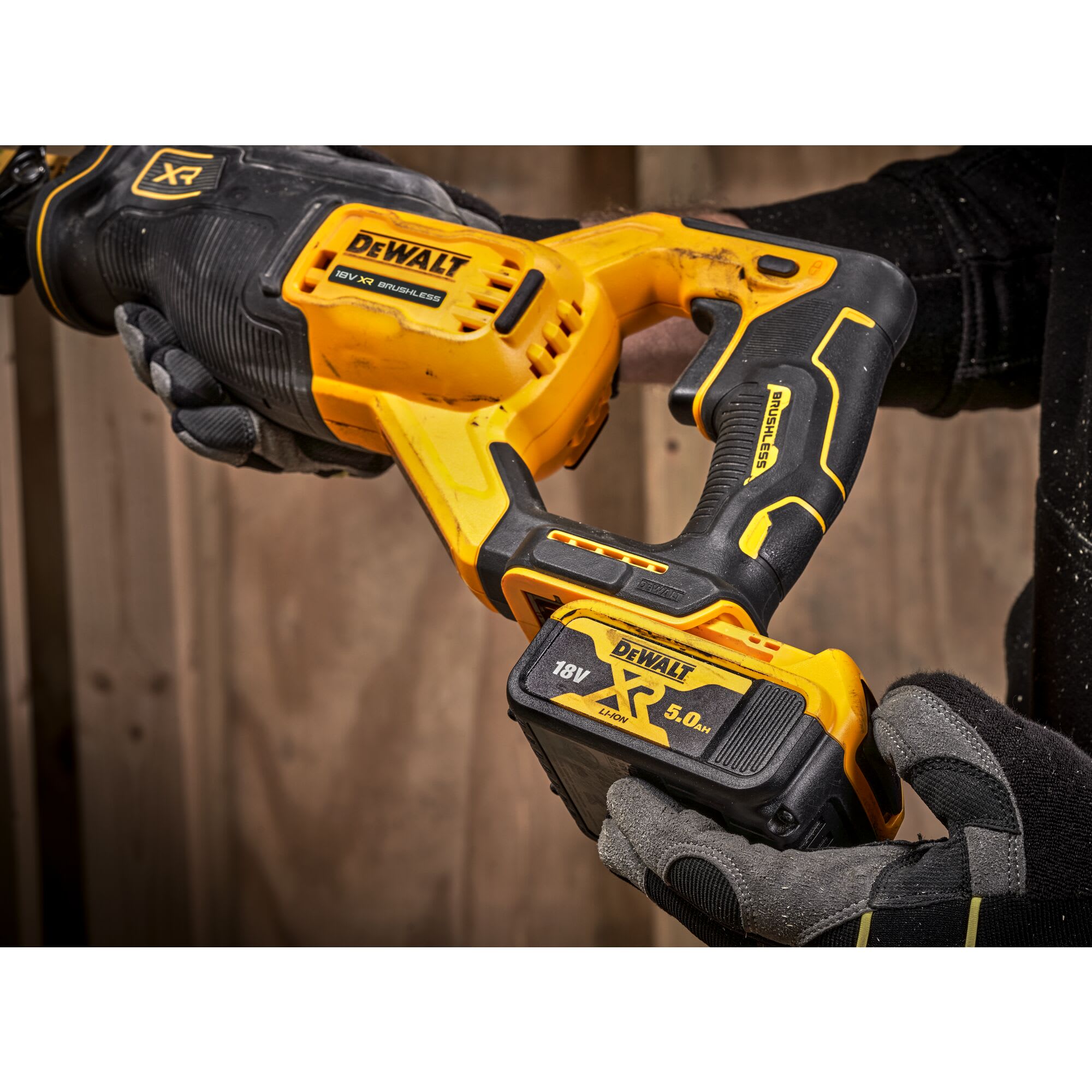 DeWALT 18V XR Brushless Cordless Reciprocating Saw-0 3200 spm