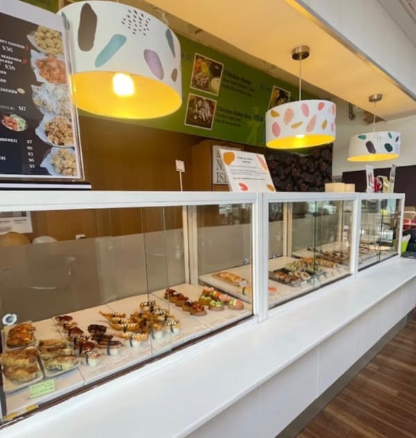 【sushi wasabi】日本語が話せるオーナー経営！お寿司屋さんのキッチンハンドの募集！