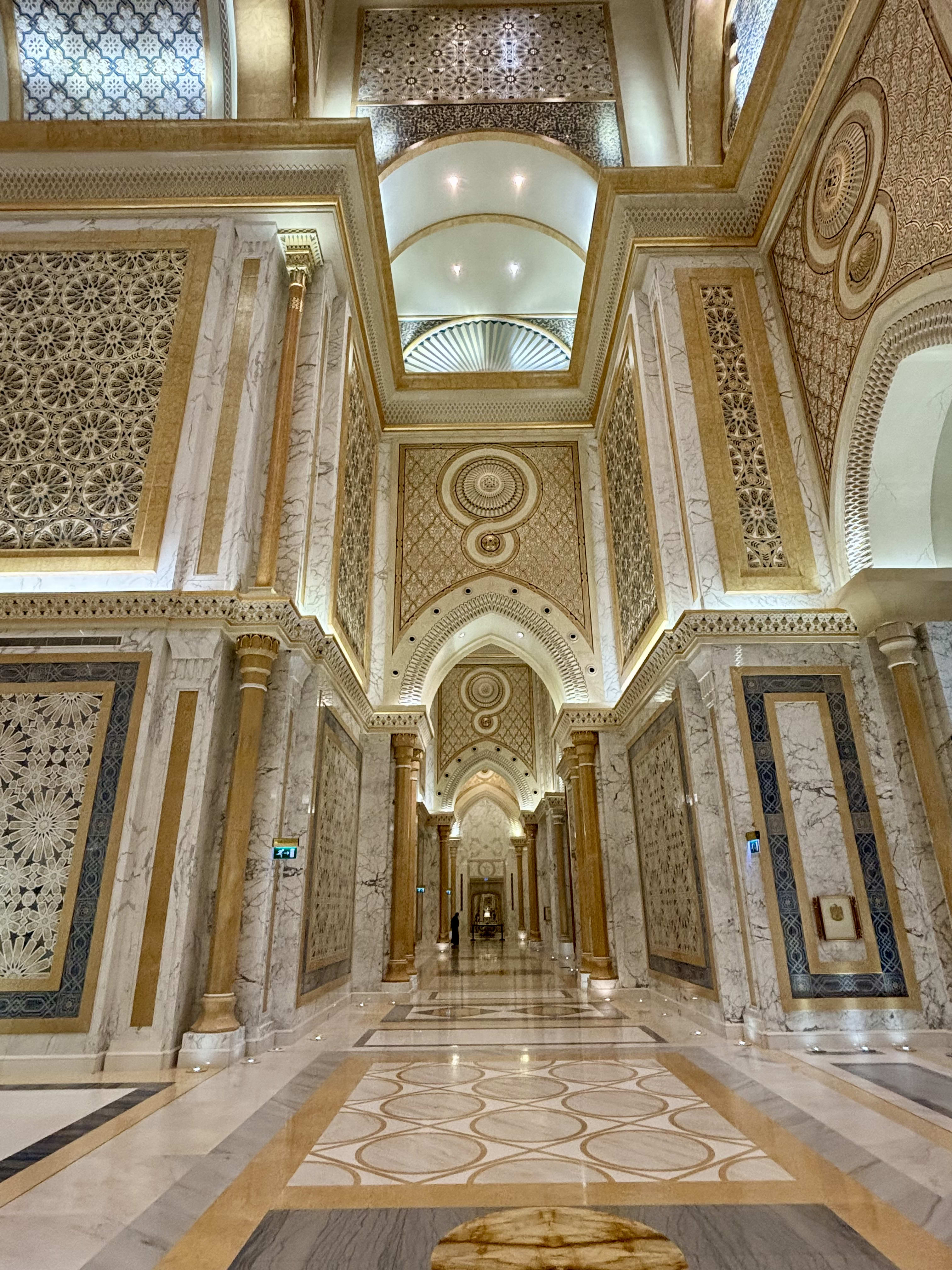 Sheikh Zayed Grand Mosque exterior