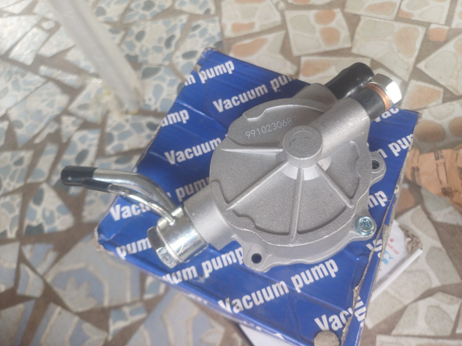 VACUUM PUMP