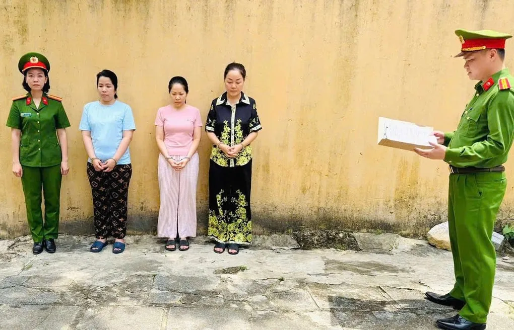 Chuyến bay đến TP HCM hé lộ đường dây buôn lậu 1.477 viên kim cương : Diễn biến mới nhất