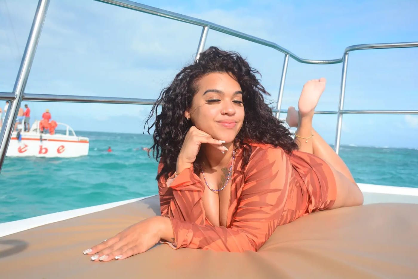 Catamarán + parasailing + snorkel en Punta Cana – Tour de agua 3 en 1
