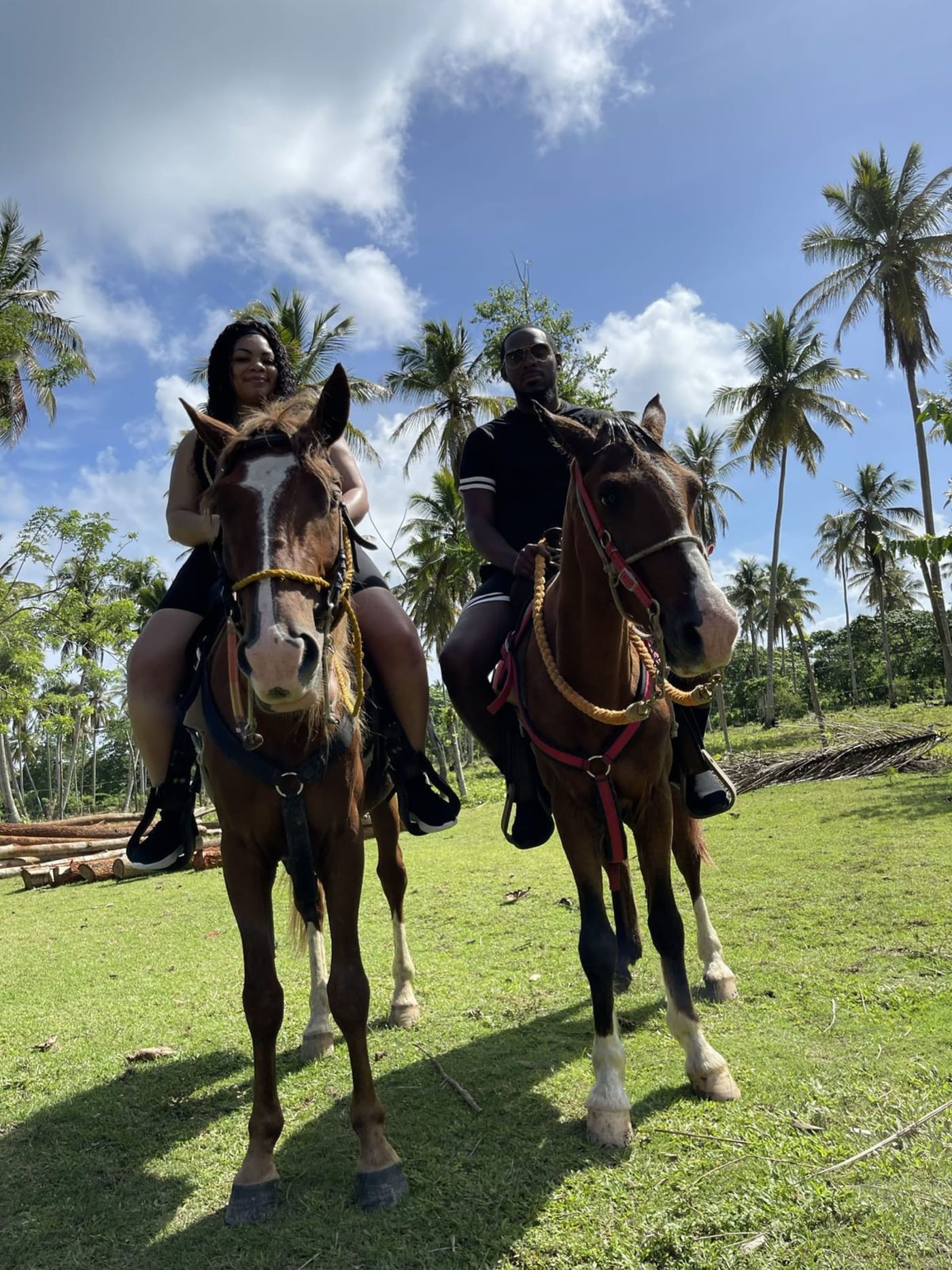 Paseo a caballo en Punta Cana – Senderos del campo y parada en la playa