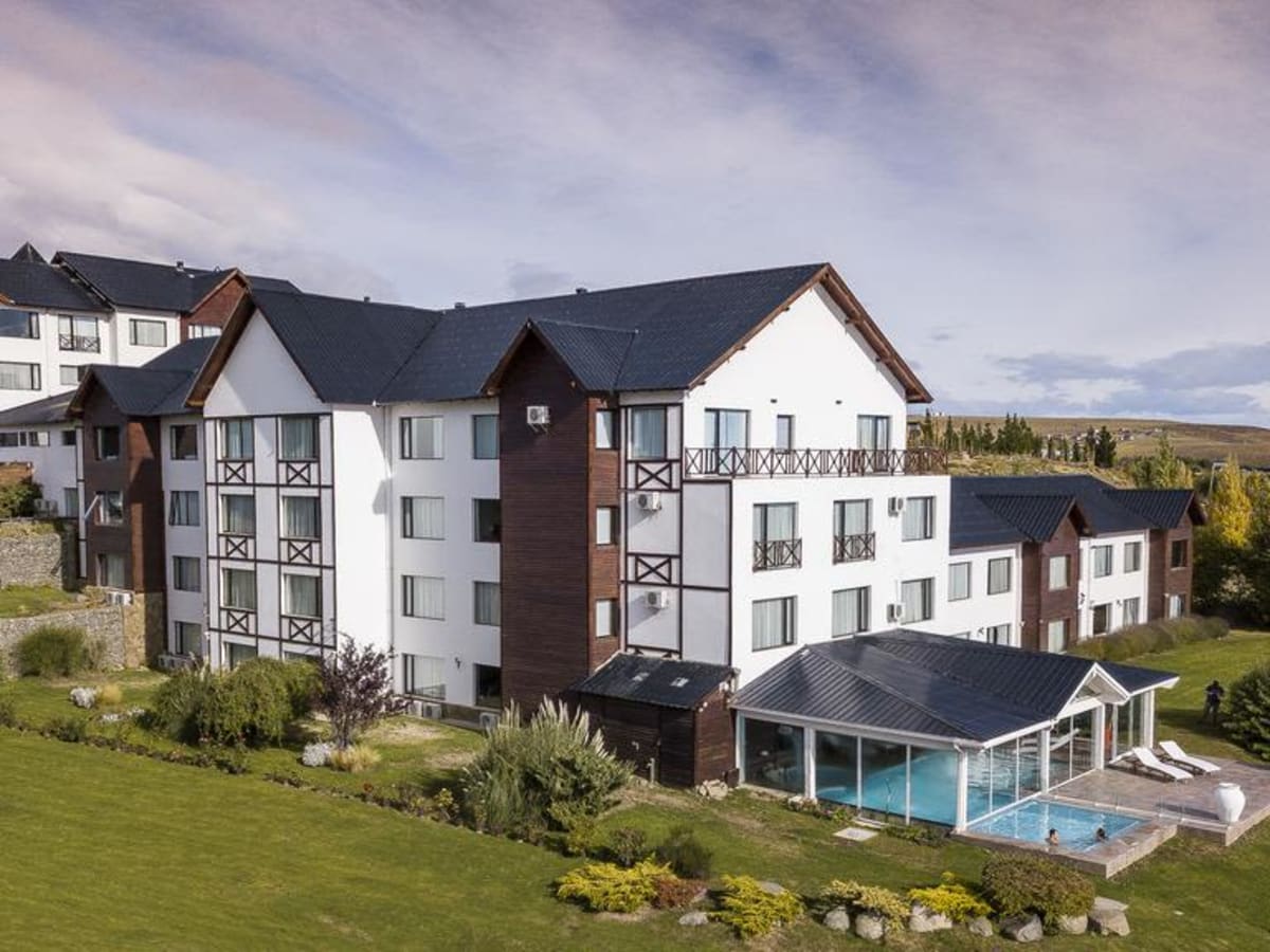Xelena Hotel & Suites
