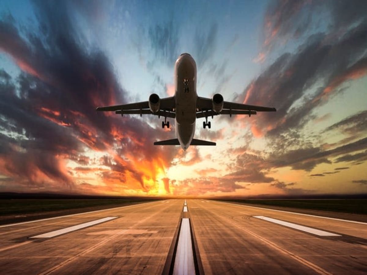 Overnight Flight from London to Colombo