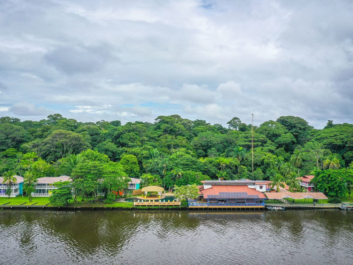 Tortuga Lodge
