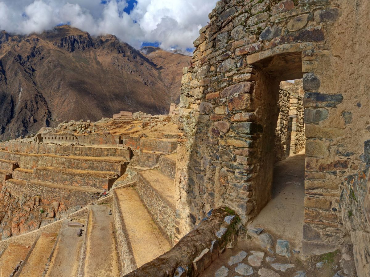 Pisac Market & Ollantaytambo - Full Day Tour