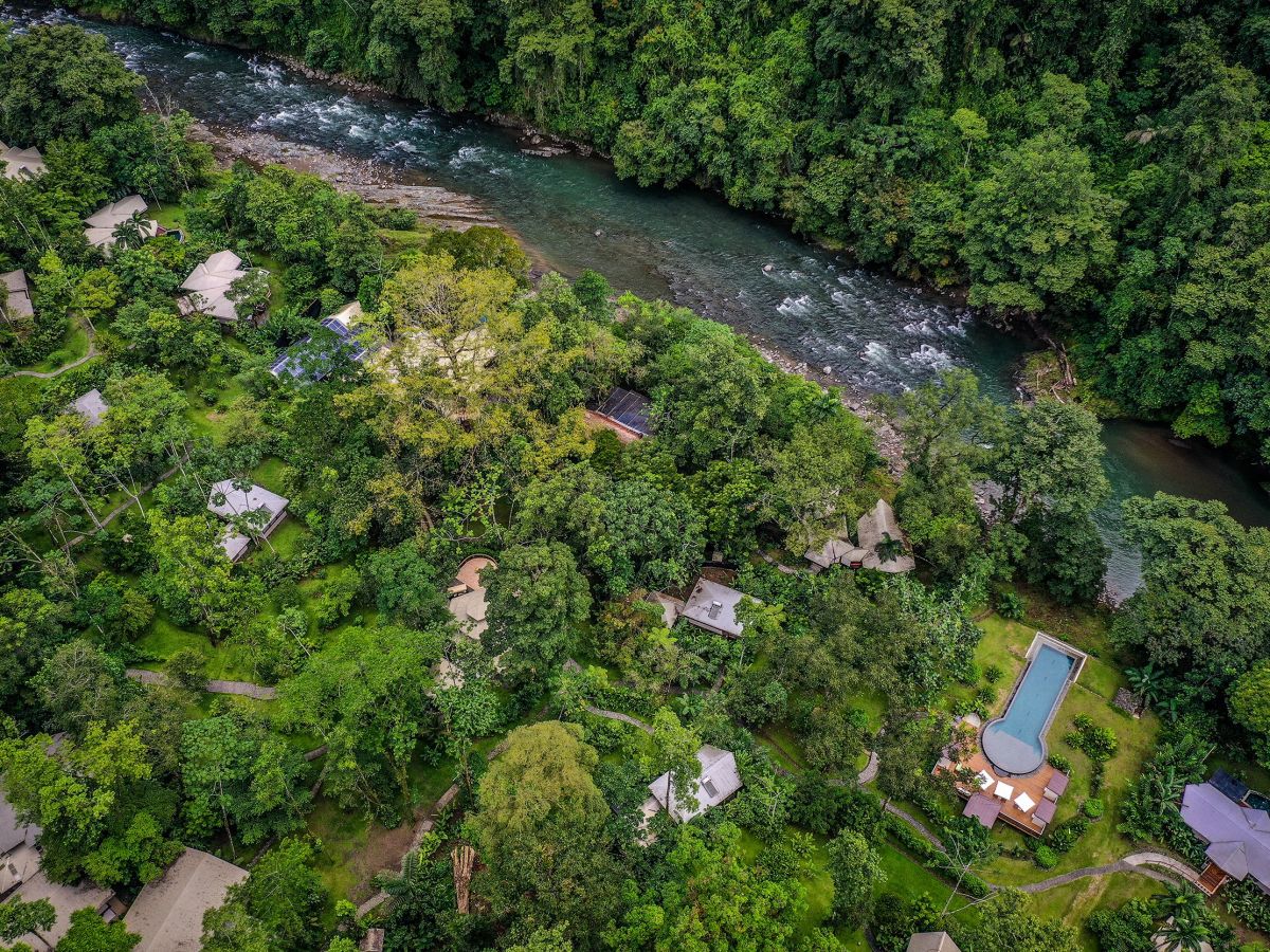 White Water Raft to Pacuare Lodge